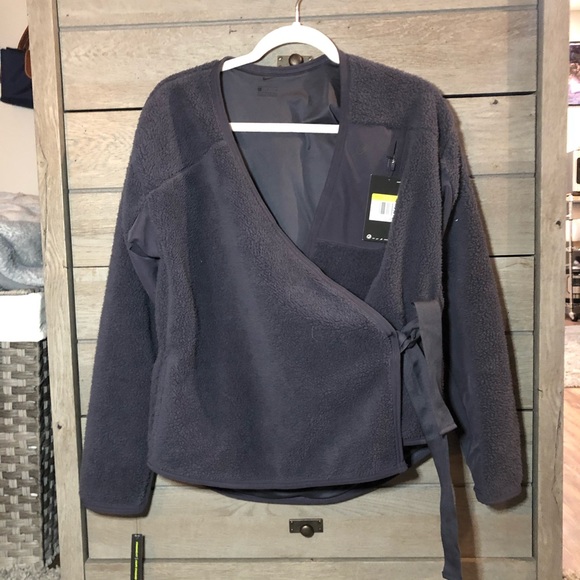 ❌SOLD❌Nike Women's Training Sherpa Wrap Fleece - Picture 3 of 5